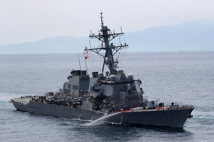 Amerykański niszczyciel USS Fitzgerald zderzył się z należącym do Filipin statkiem handlowym