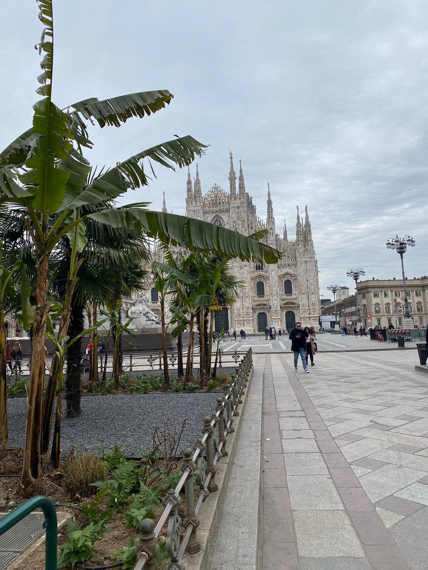 Nezamislivo pusti trgovi i ulice u Milanu čekaju neke bolje dane i prestanak opasnosti od virusa korona