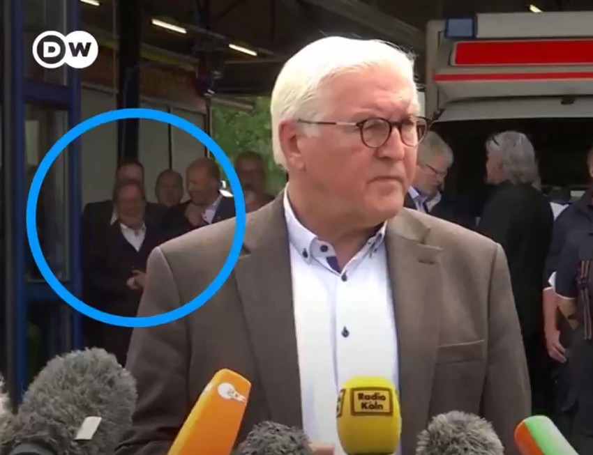 Armin Lašet se smeje dok Štajnmajer razgovara sa novinarima