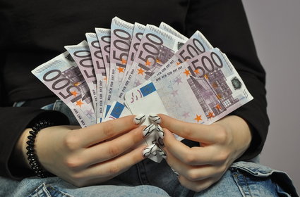 Kurs euro 19 kwietnia poniżej 4,65 zł