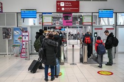 nocny atak na kijów. polska zamknęła ruch lotniczy na dwóch lotniskach