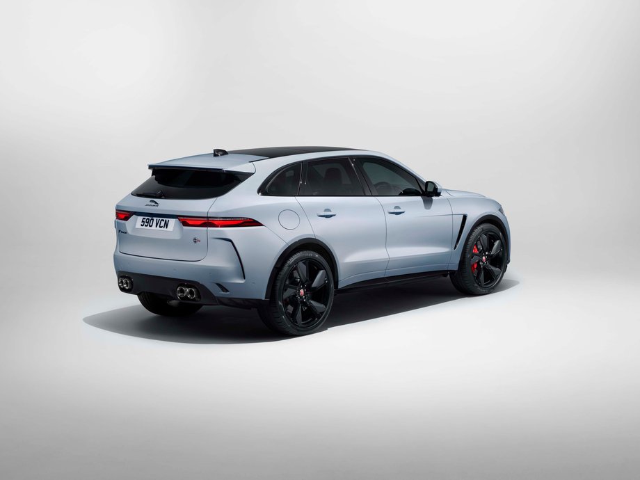  F-PACE SVR