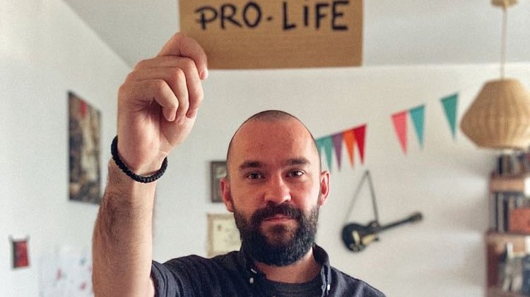 "Prawdziwe bycie pro-life jest wrażliwym podejściem do każdego życia i całego życia."