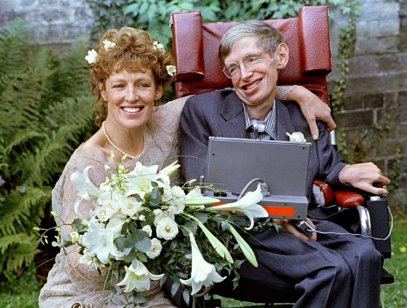 Stephen Hawking nie żyje