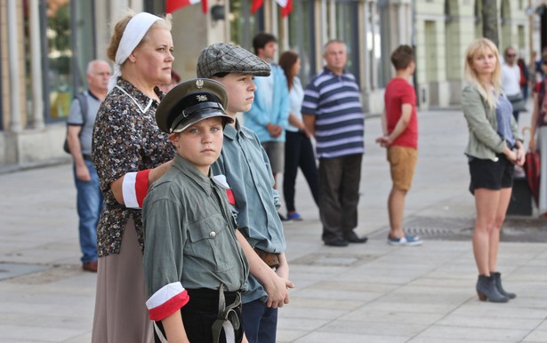 Wybiła godzina "W". Warszawa oddała hołd powstańcom