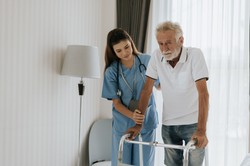 Dodatek pielęgnacyjny. Ile wynosi? Komu przysługuje?