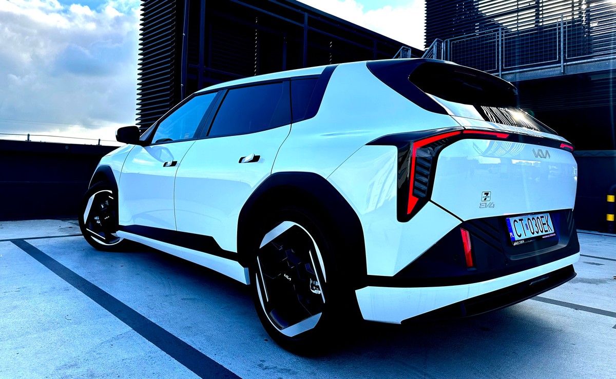 Nowa Kia EV4 debiutuje na polskim rynku. Do wyboru jest hatchback i sedan