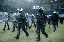 Po skandalu w Gliwicach PZPN zapowiada surowe kary. Walkowery za race