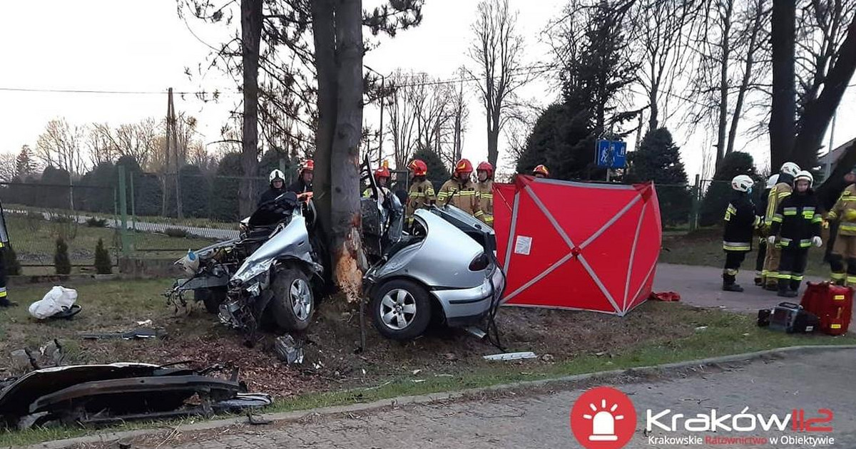 Makabryczny Wypadek W Małopolsce. Nie Żyje Dwoje Młodych Ludzi