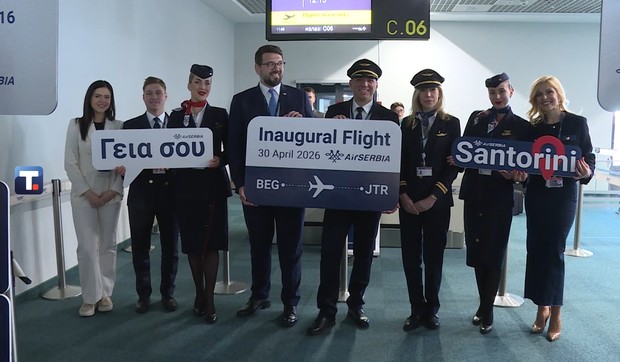 Prvi let Er Srbije do Santorinija
