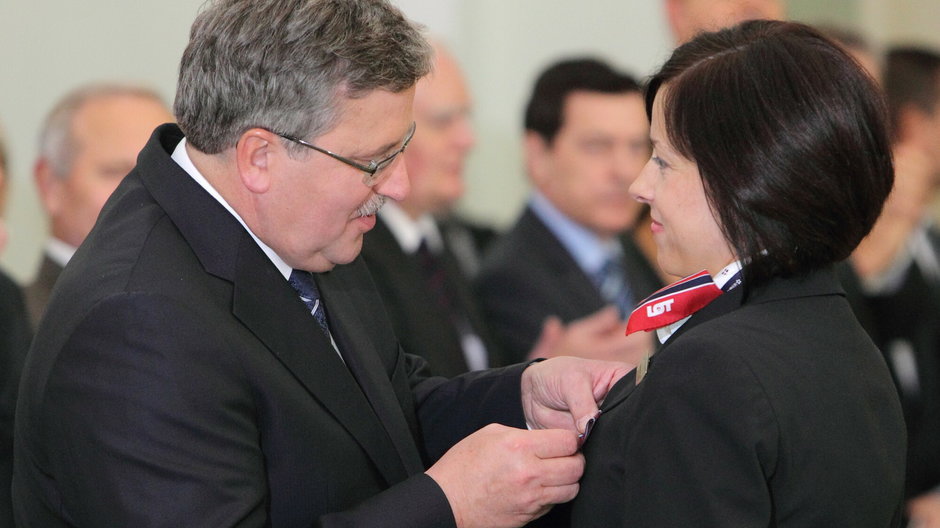 Magdalena Gortat podczas uroczystości odznaczenia Złotym Krzyżem Zasługi przez prezydenta Bronisława Komorowskiego