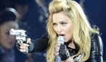 Madonna celowała bronią w publiczność