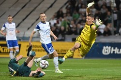 Stal strzeliła gola Legii bezpośrednio z rzutu rożnego [WIDEO]