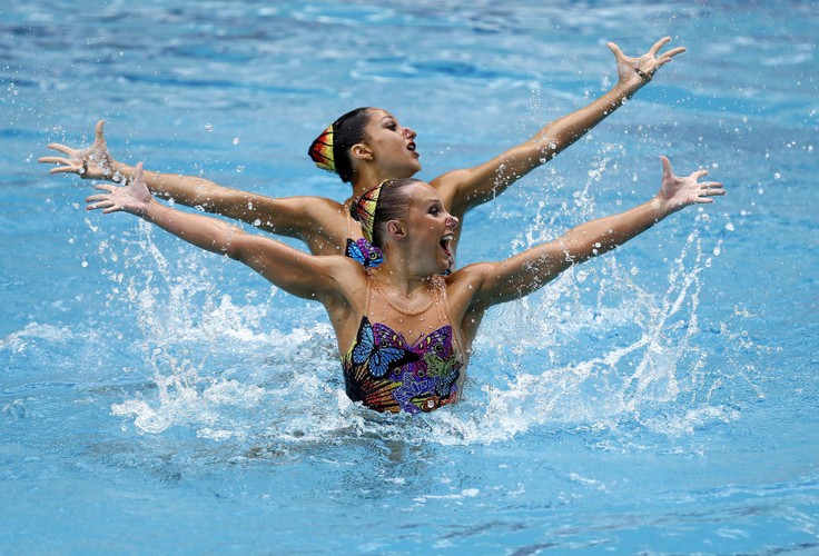 Pływaczki synchroniczne ociekają nie tylko wodą