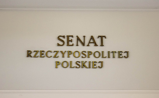 Senat Rzeczypospolitej Polskiej wyraża głęboki sprzeciw wobec podejmowanych przez Prezydenta Władimira Putina i inne władze Federacji Rosyjskiej prób rozpowszechnienia w międzynarodowej opinii publicznej nieprawdziwych sformułowań, jakoby Polska współpracowała z III Rzeszą i była współodpowiedzialna za wybuch II wojny światowej - czytamy w uchwale