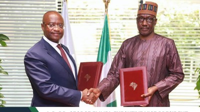 NNPCL Group Chief Executive officer, Mele Kolo Kyari and Executive Vice President AFREXIMBANK, George Elimbi. [Twitter:NNPCL]