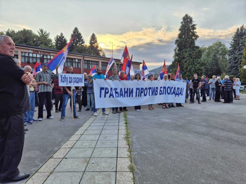 Okupljanja građana protiv blokada Lučani