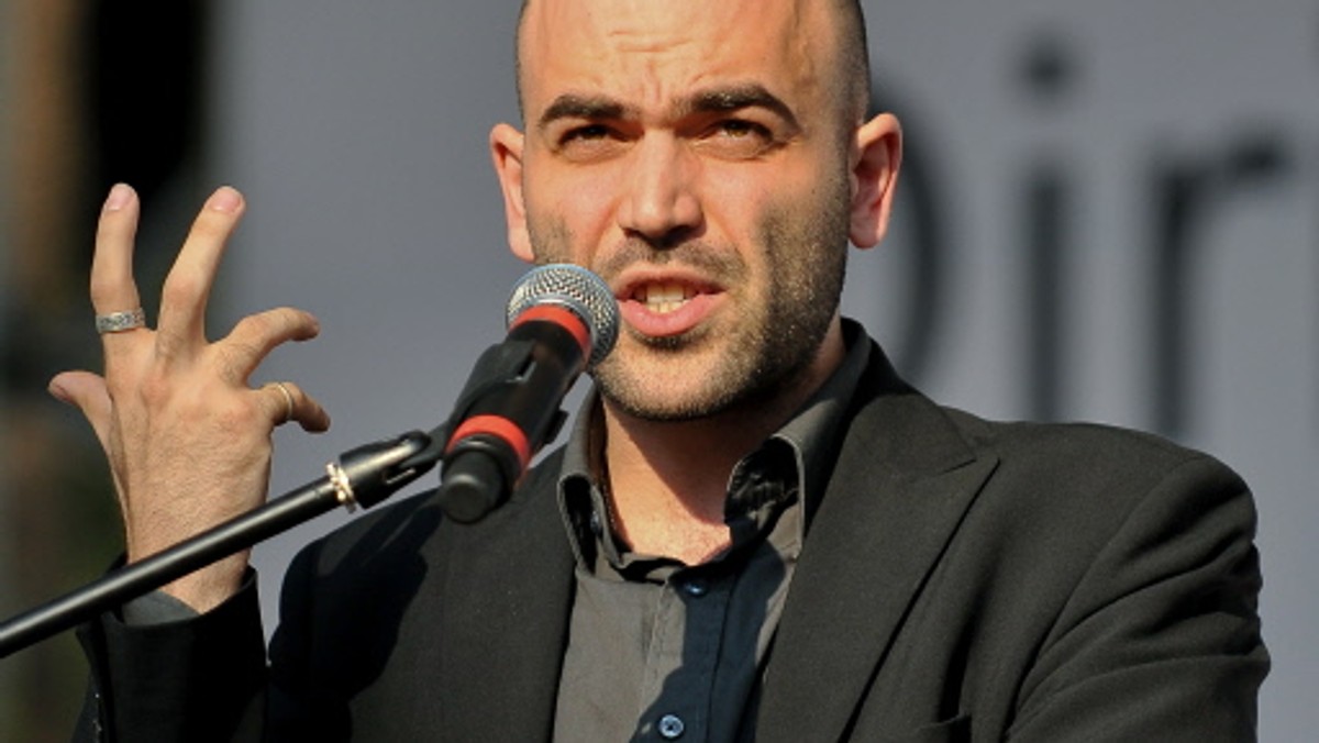 W 2006 roku Robert Saviano napisał książkę ukazującą brutalne metody działania neapolitańskiej mafii. Obecnie musi się ukrywać. Czy kiedykolwiek będzie mógł wrócić do domu?