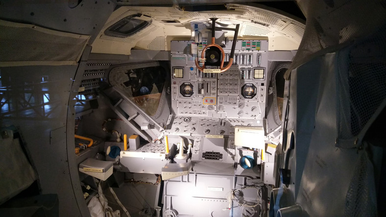 Kapsuła Apollo 11 - kod komputera Apollo powstał od zera specjalnie na potrzeby misji 