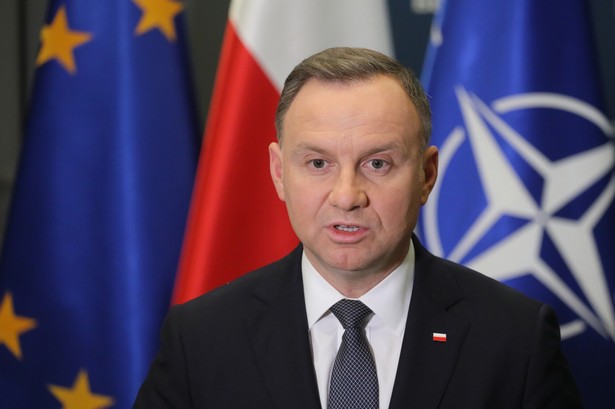 Andrzej Duda podczas konferencji prasowej w BBN, w nocy z 15 na 16 bm. w Warszawie