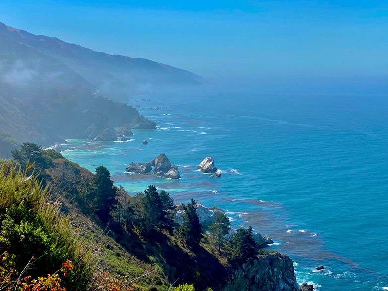 Przystanek na Julia Pfeiffer Burns State Park Vista Point w rejonie Big Sur