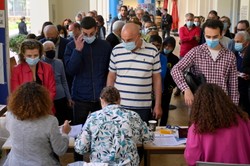 Francja wybiera prezydenta. Do godz. 17.00 zagłosowało 65 proc. uprawnionych