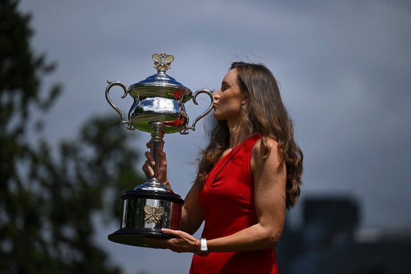 Jelena Rybakina w finale Australian Open pokonała Arynę Sabalenkę Rybakiną 6:4:, 4:6, 6:4. To drugi triumf tenisistki z Kazachstanu w Wielkim Szlemie. Poprzednio turniej tej rangi wygrała w 2022 (Wimbledon)