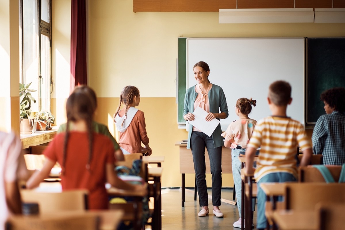 Nauczyciele rezygnują z pracy bez konsekwencji. Dyrektorzy rozkładają ręce