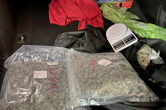 Policija prišla parkiranom "audiju", a zbog onoga što je nađ