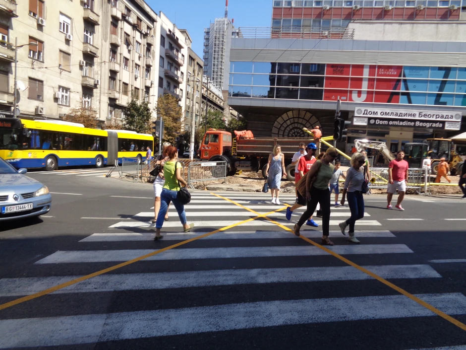 Iako je precrtano ipak prelaze