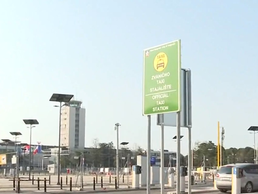 Zvanično taksi stajalište na aerodromu "Nikola Tesla"