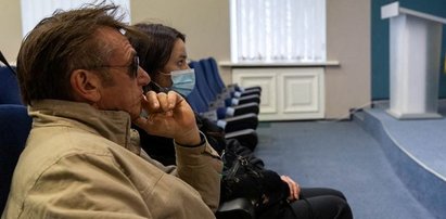 Sean Penn jest na Ukrainie. "Demonstruje odwagę, której zabrakło zachodnim politykom"