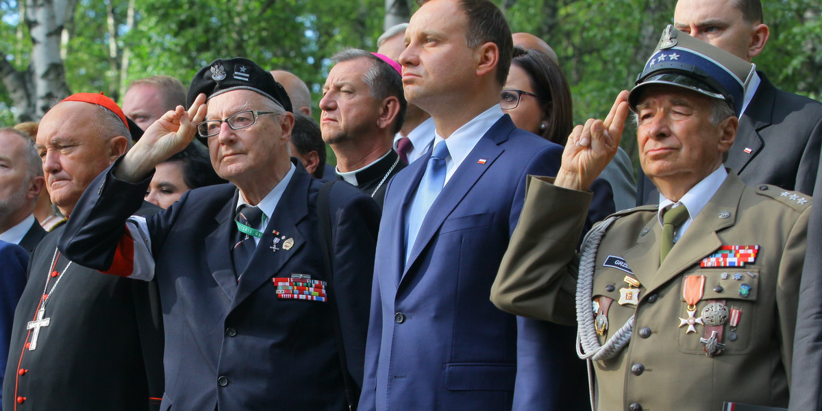 uroczystości na Cmentarzu Wojskowym przy Pomniku Gloria Victis