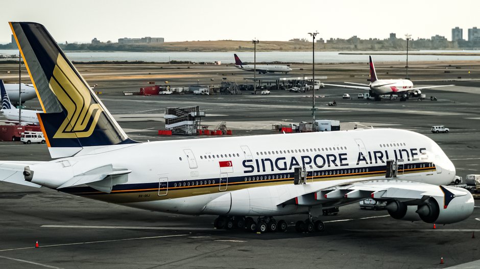 Linie Singapore Airlines serwują posiłki na pokładach uziemionych samolotów