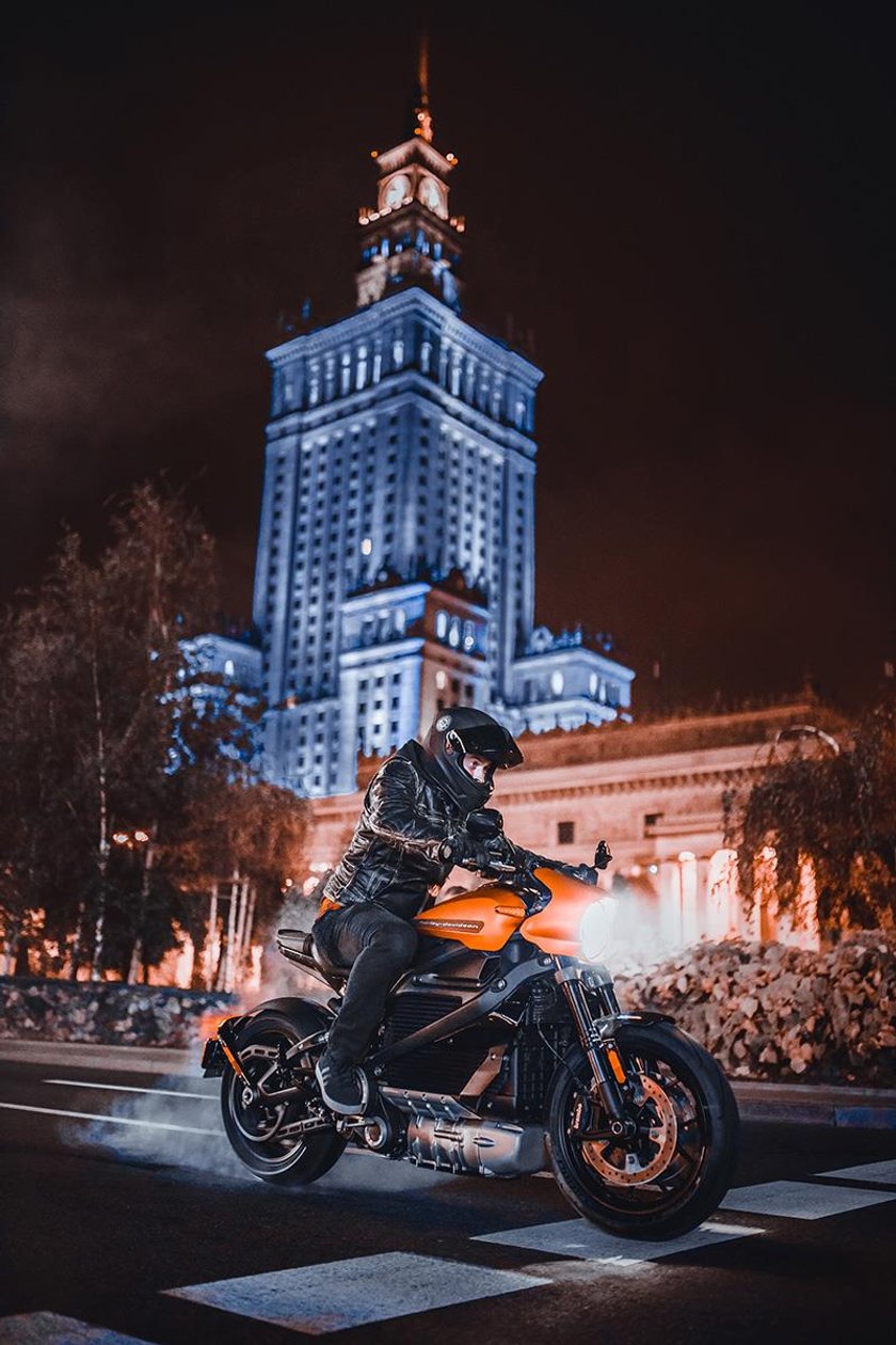 Koniec świata! Harley Davidson stawia na elektryki!