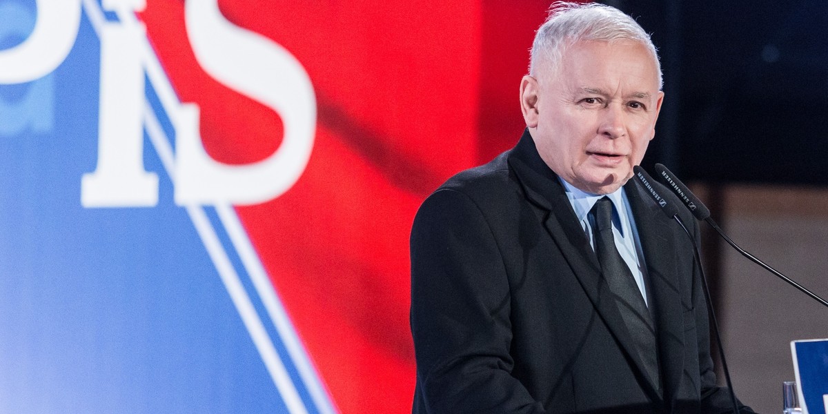 Jarosław Kaczyński powiedział, że sprawa dodatku specjalnego dla emerytów jest omawiana na posiedzeniach rządu i kierownictwa partii