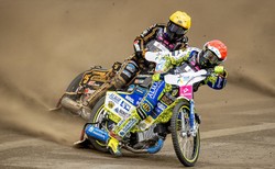 SEC Tauron: Makabryczny wypadek w Toruniu. Lambert wjechał w głowę Thomsena