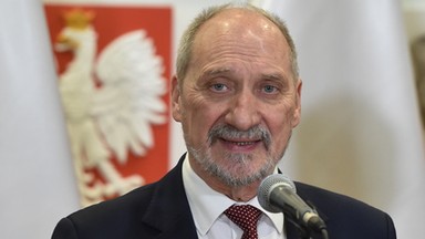 Macierewicz: 2017 r. był bardzo trudny, ale Polacy zdali egzamin