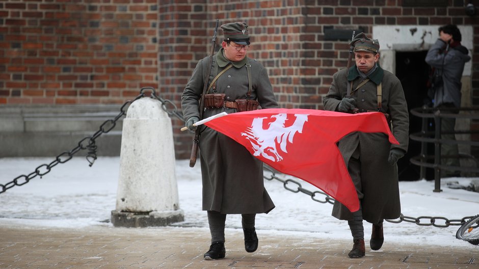 Uroczystość wywieszenia chorągwi Powstania Wielkopolskiego