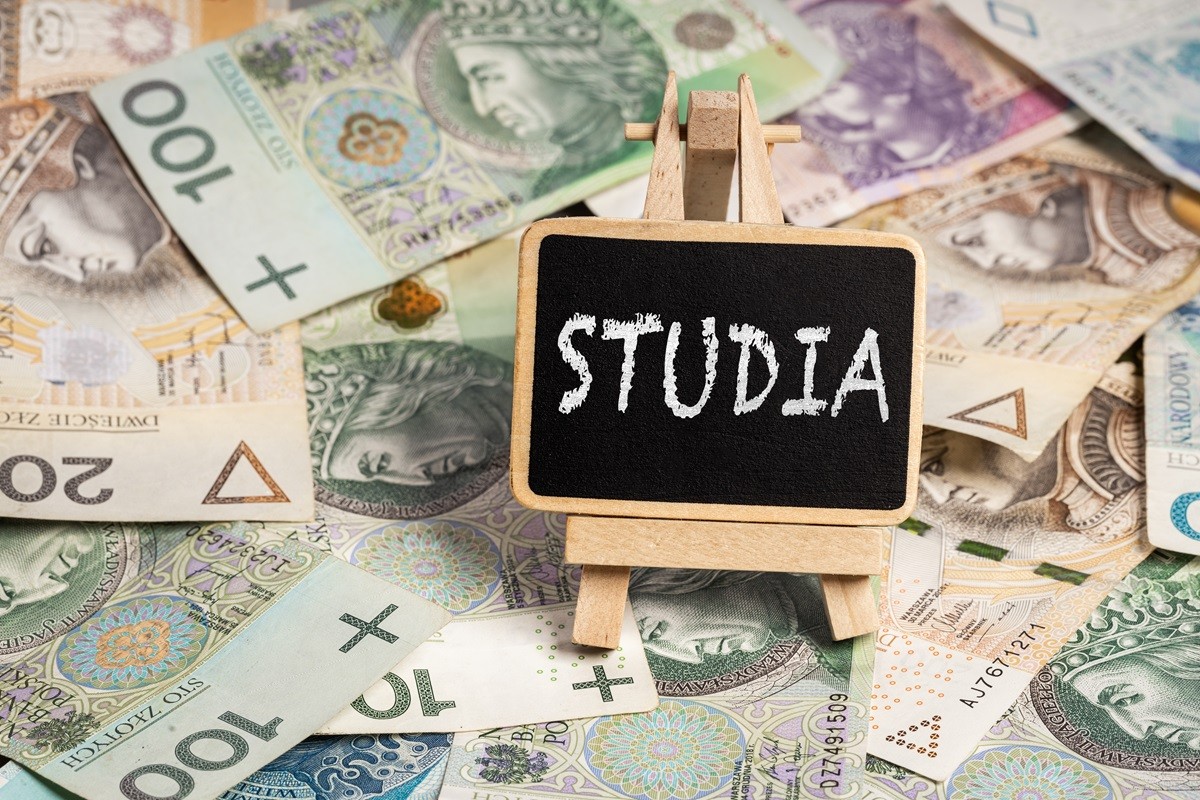 jakie kierunki studiów wybrać aby dobrze zarabiać studia wysokie zarobki