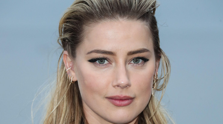 Amber Heard mellbimbót villantott /Fotó: Northfoto