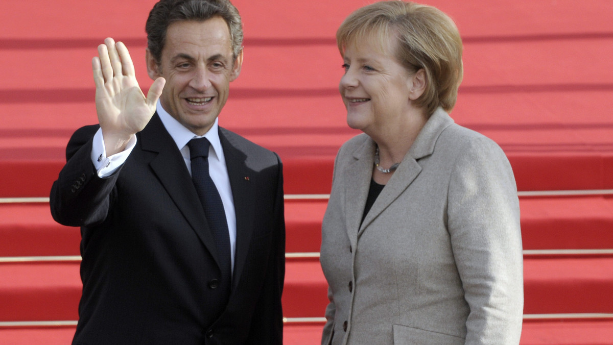 Szczyt francusko-niemiecko-rosyjski rozpoczął się w Deauville w północnej Francji. Prezydent Nicolas Sarkozy przyjął po południu kanclerz Niemiec Angelę Merkel, rosyjski prezydent Dmitrij Miedwiediew dołączył do nich później.