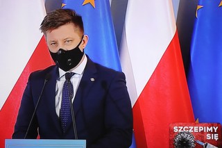 Seniorzy nie mogą dodzwonić się na infolinię, by zapisać się na szczepienie. Dworczyk: Prosimy o odrobinę cierpliwości