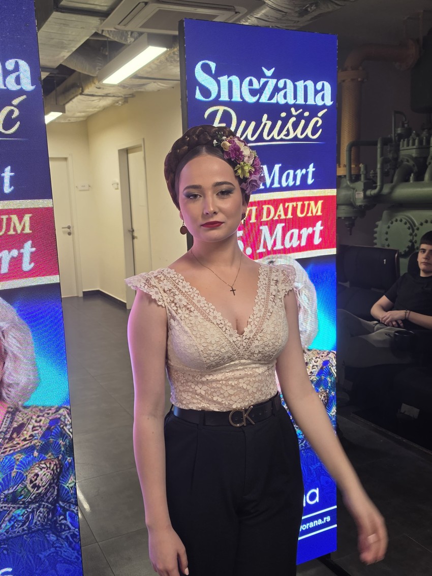 Unuka Snežane Đurišić, Lana Gvozdenović