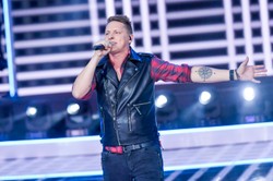 Antek Smykiewicz przedstawia nagranie "Jak wiatr" [TELEDYSK]