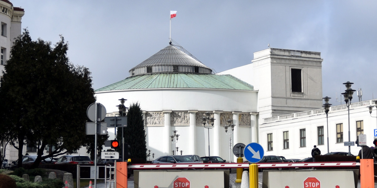 Sejm stawia na energię odnawialną i chce mieć prąd ze słońca