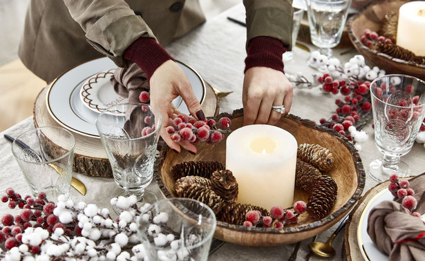 3 aranżacje świątecznego stołu według Delii Lachance. NAJNOWSZE TRENDY