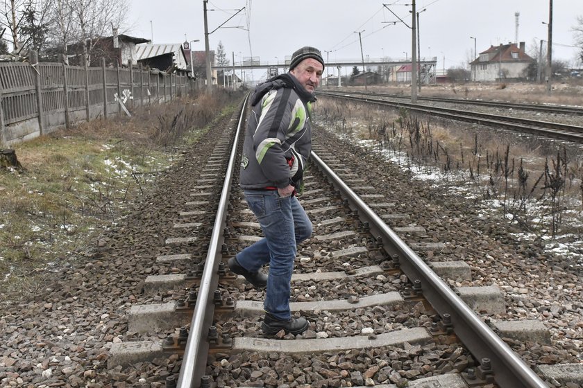 Przejechał po nim pociąg i żyje