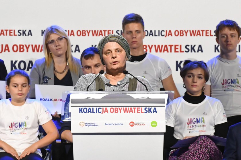 Ochojska o służbie zdrowia. "Ludzie dostają kroplówki na korytarzu"