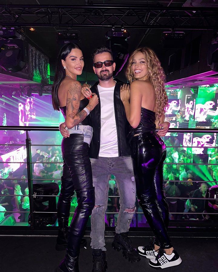 Jasmina a Zuzana na koncerte Kontrafaktu.